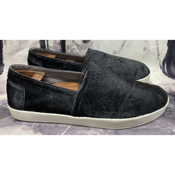 Toms Faux Fur Uppers Comfort Shoes Women's Size US 10 Black Slip On Rubber Sole - Picture 2 of 15